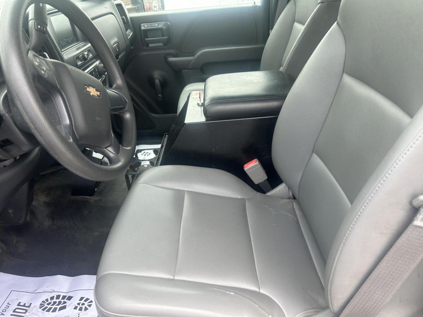 2016 Chevrolet Silverado 3500HD Work Truck Long Box 2WD (1GB3CYCG0GZ) with an 6.0L V8 OHV 16V FFV engine, 6A transmission, located at 1687 Business 35 S, New Braunfels, TX, 78130, (830) 625-7159, 29.655487, -98.051491 - Photo#9