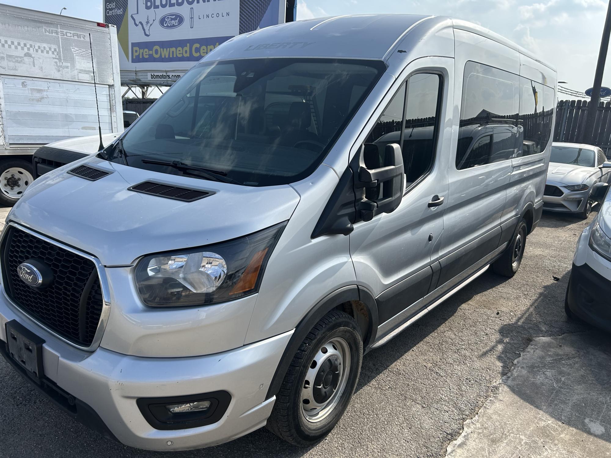 photo of 2022 Ford Transit 350 Wagon Med. Roof XL w/Sliding Pass. 148-in. WB