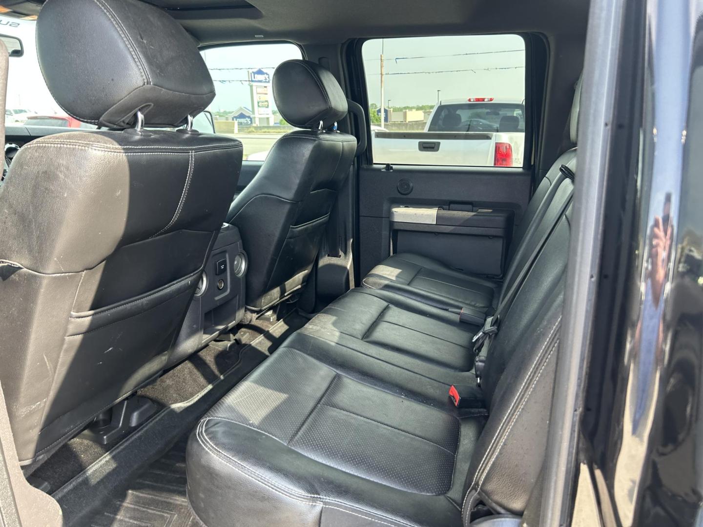 2015 Black Ford F-250 SD King Ranch Crew Cab 4WD (1FT7W2BT4FE) with an 6.7L V8 OHV 16V DIESEL engine, 6-Speed Automatic transmission, located at 1687 Business 35 S, New Braunfels, TX, 78130, (830) 625-7159, 29.655487, -98.051491 - Photo#9