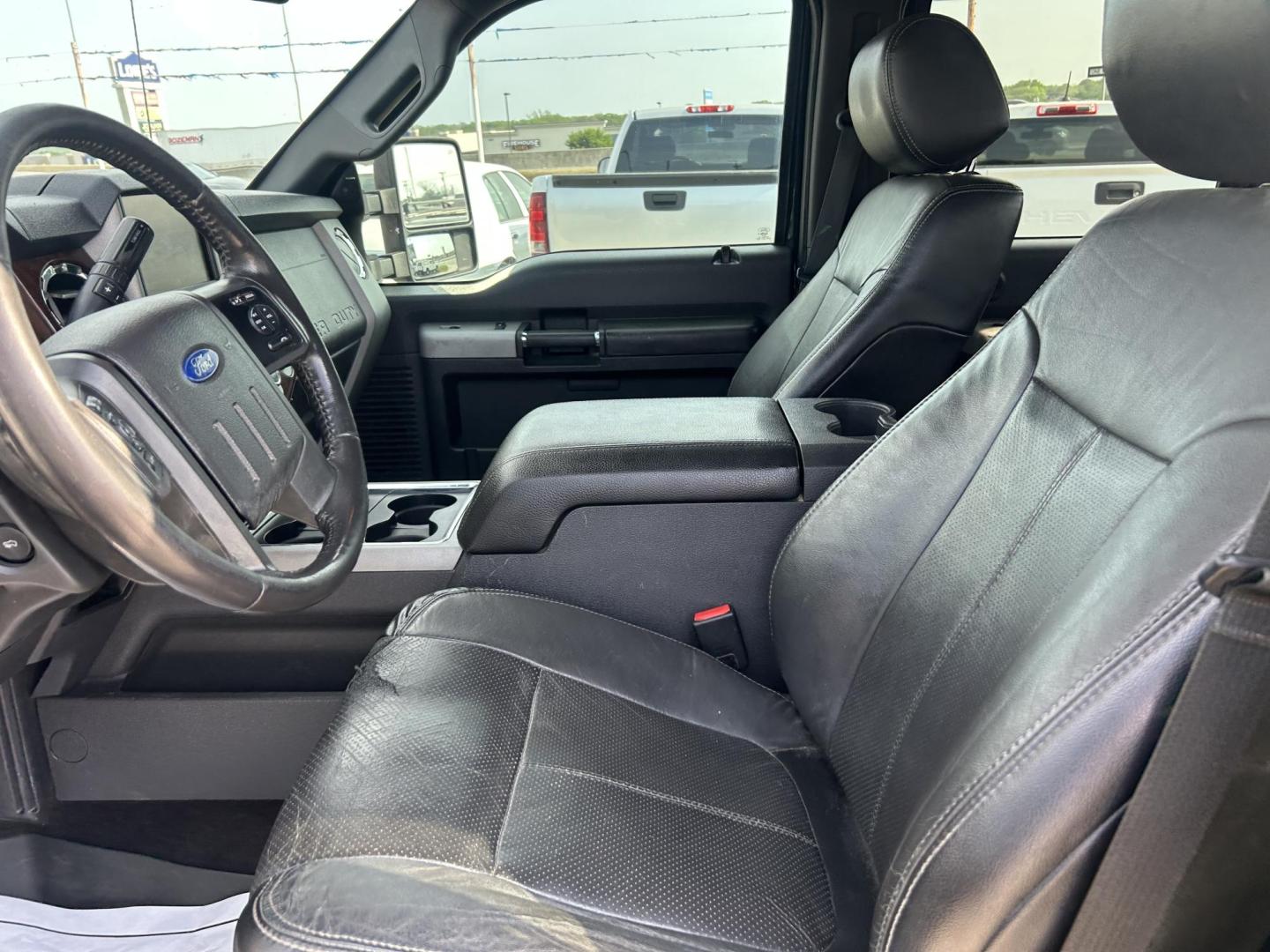 2015 Black Ford F-250 SD King Ranch Crew Cab 4WD (1FT7W2BT4FE) with an 6.7L V8 OHV 16V DIESEL engine, 6-Speed Automatic transmission, located at 1687 Business 35 S, New Braunfels, TX, 78130, (830) 625-7159, 29.655487, -98.051491 - Photo#6