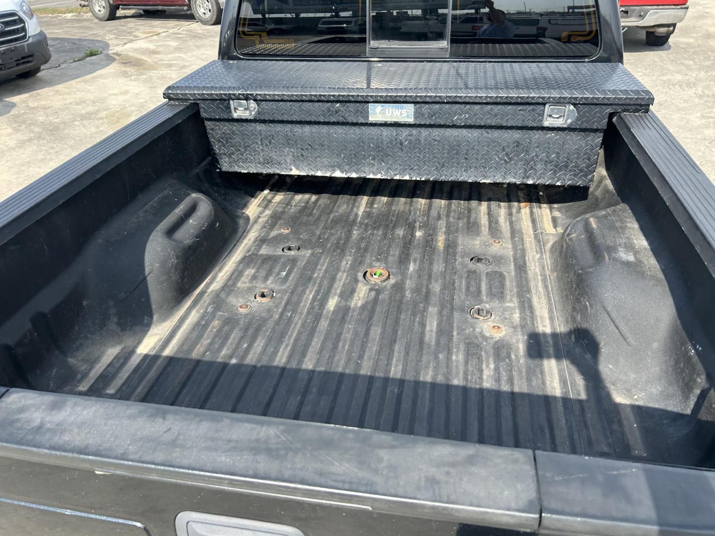 2015 Black Ford F-250 SD King Ranch Crew Cab 4WD (1FT7W2BT4FE) with an 6.7L V8 OHV 16V DIESEL engine, 6-Speed Automatic transmission, located at 1687 Business 35 S, New Braunfels, TX, 78130, (830) 625-7159, 29.655487, -98.051491 - Photo#2