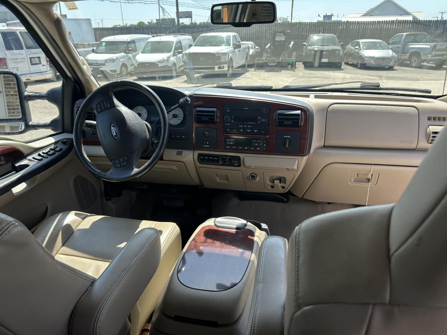 2006 White Ford F-350 SD Lariat Crew Cab 2WD DRW (1FTWW32PX6E) with an 6.0L V8 OHV 32V TURBO DIESEL engine, located at 1687 Business 35 S, New Braunfels, TX, 78130, (830) 625-7159, 29.655487, -98.051491 - Photo#13