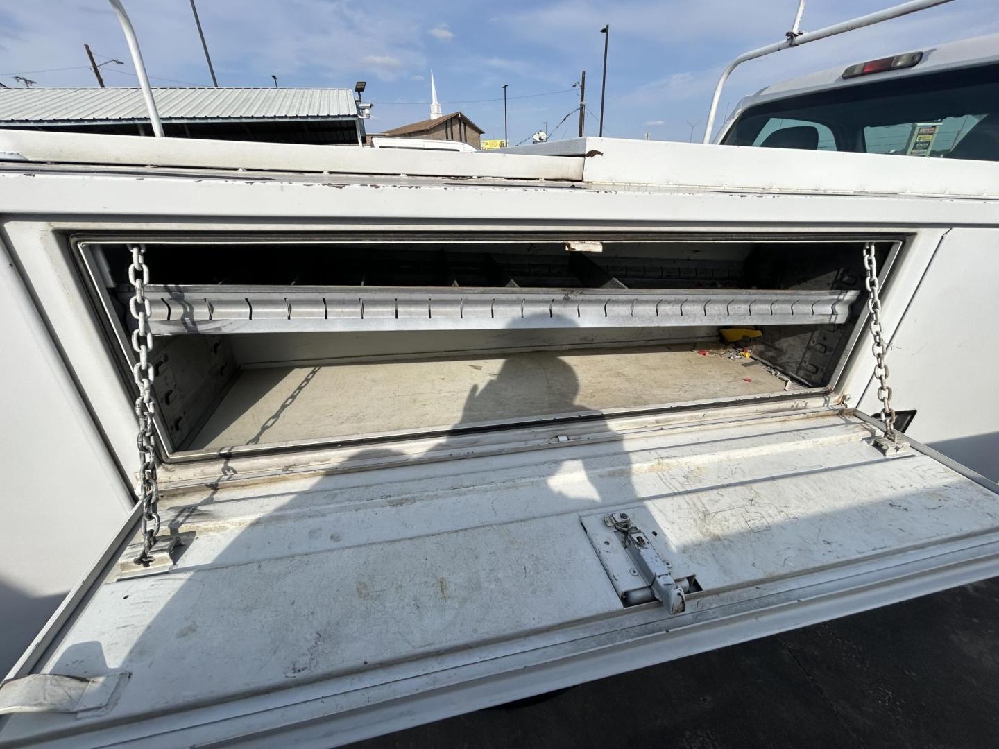 2012 White Ford F-350 SD XLT 2WD (1FDBF3ETXCE) with an 6.7L V8 OHV 16V DIESEL engine, 6A transmission, located at 1687 Business 35 S, New Braunfels, TX, 78130, (830) 625-7159, 29.655487, -98.051491 - Photo#10