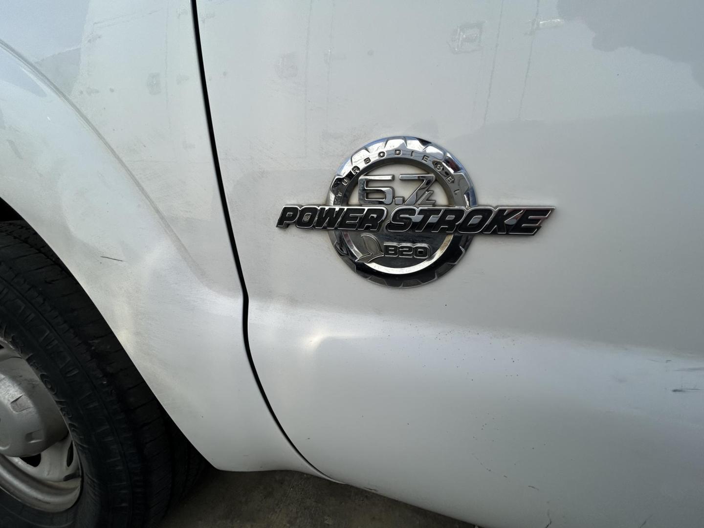 2012 White Ford F-350 SD XLT 2WD (1FDBF3ETXCE) with an 6.7L V8 OHV 16V DIESEL engine, 6A transmission, located at 1687 Business 35 S, New Braunfels, TX, 78130, (830) 625-7159, 29.655487, -98.051491 - Photo#14