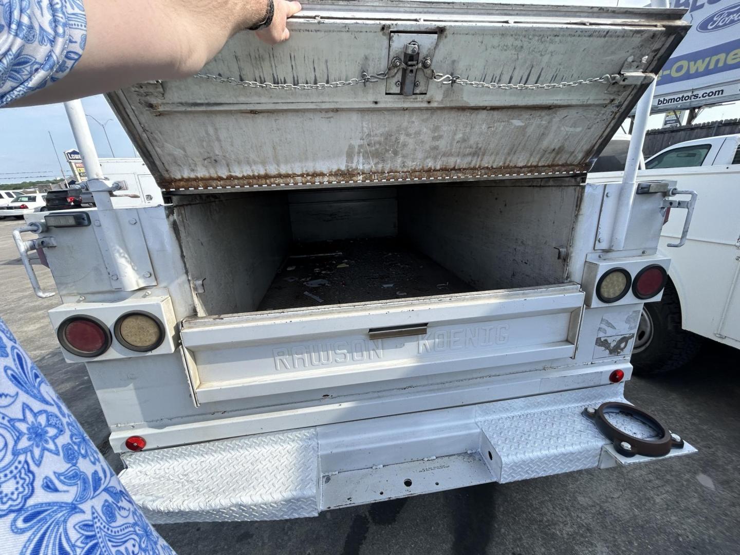 2012 White Ford F-350 SD XLT 2WD (1FDBF3ETXCE) with an 6.7L V8 OHV 16V DIESEL engine, 6A transmission, located at 1687 Business 35 S, New Braunfels, TX, 78130, (830) 625-7159, 29.655487, -98.051491 - Photo#2