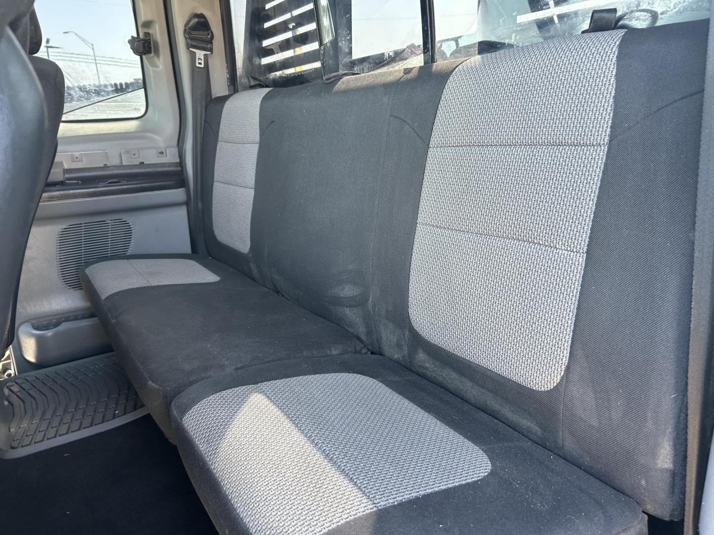 2005 Black Ford F-250 SD Lariat SuperCab 4WD (1FTSX21Y85E) with an 6.8L V10 SOHC 30V engine, located at 1687 Business 35 S, New Braunfels, TX, 78130, (830) 625-7159, 29.655487, -98.051491 - Photo#8