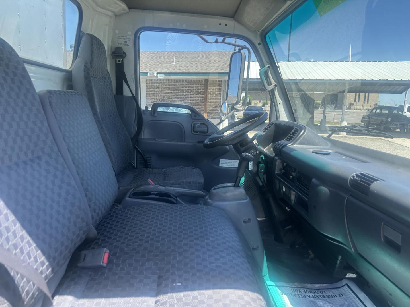 2007 White Isuzu NPR - (JALC4B16677) with an 5.2L L4 TURBO DIESEL engine, located at 1687 Business 35 S, New Braunfels, TX, 78130, (830) 625-7159, 29.655487, -98.051491 - Photo#3