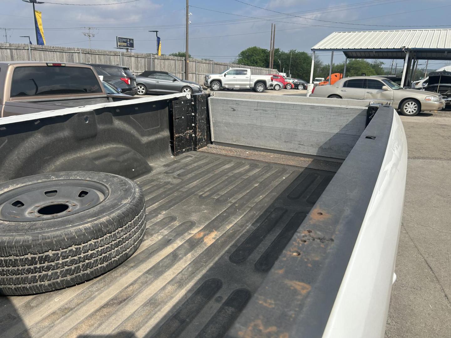 2018 White RAM 2500 Tradesman Regular Cab 2WD (3C6MR4AJ2JG) with an 6.4L V8 engine, 6A transmission, located at 1687 Business 35 S, New Braunfels, TX, 78130, (830) 625-7159, 29.655487, -98.051491 - Photo#12