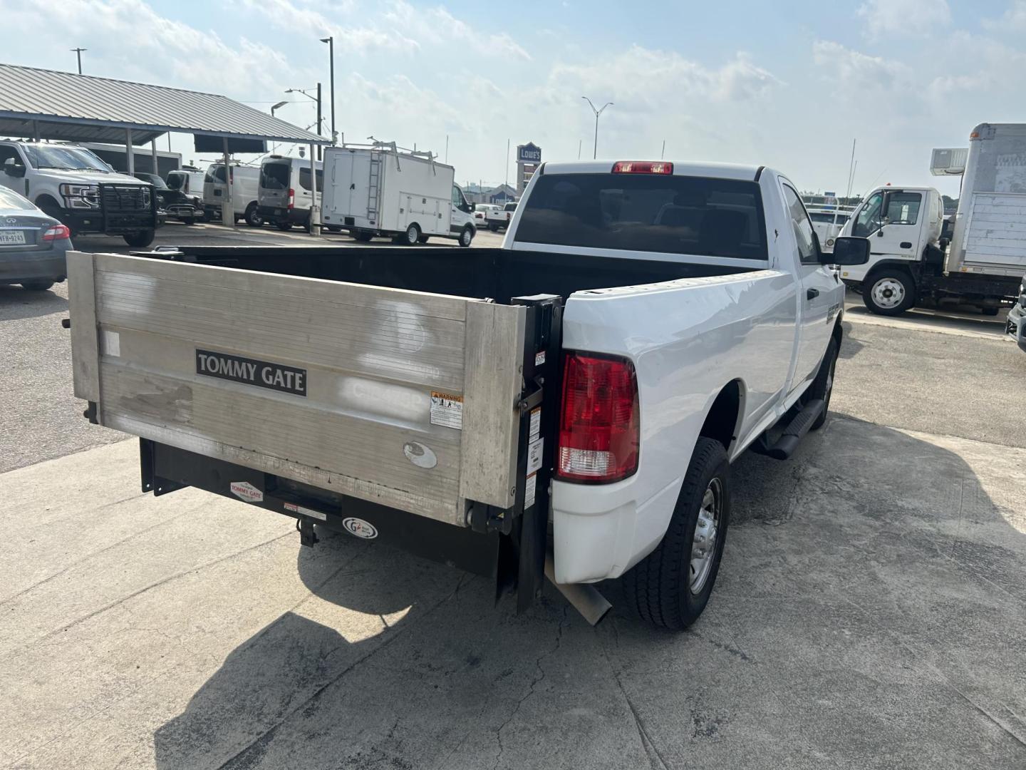 2018 White RAM 2500 Tradesman Regular Cab 2WD (3C6MR4AJ2JG) with an 6.4L V8 engine, 6A transmission, located at 1687 Business 35 S, New Braunfels, TX, 78130, (830) 625-7159, 29.655487, -98.051491 - Photo#3