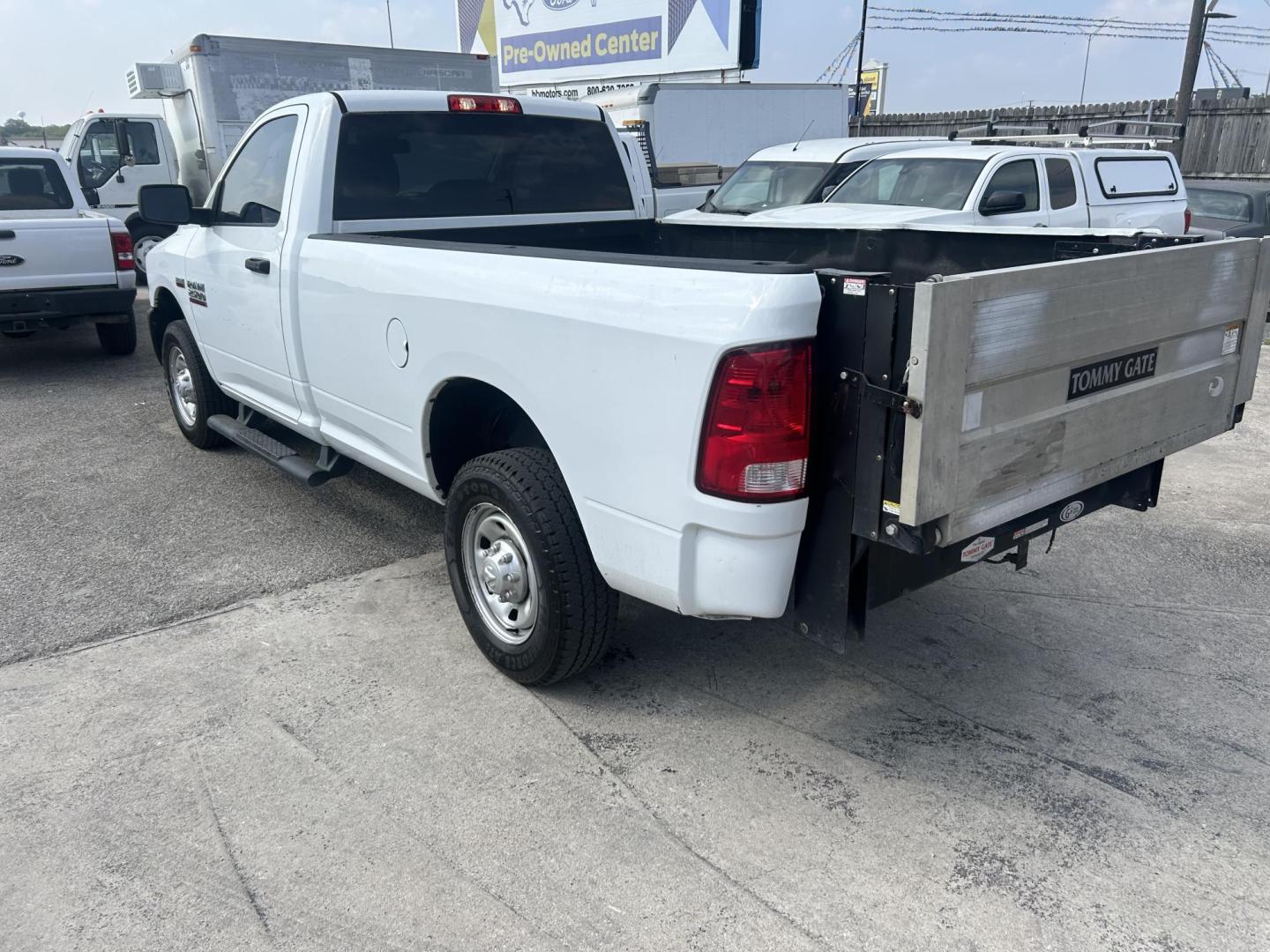 2018 White RAM 2500 Tradesman Regular Cab 2WD (3C6MR4AJ2JG) with an 6.4L V8 engine, 6A transmission, located at 1687 Business 35 S, New Braunfels, TX, 78130, (830) 625-7159, 29.655487, -98.051491 - Photo#6