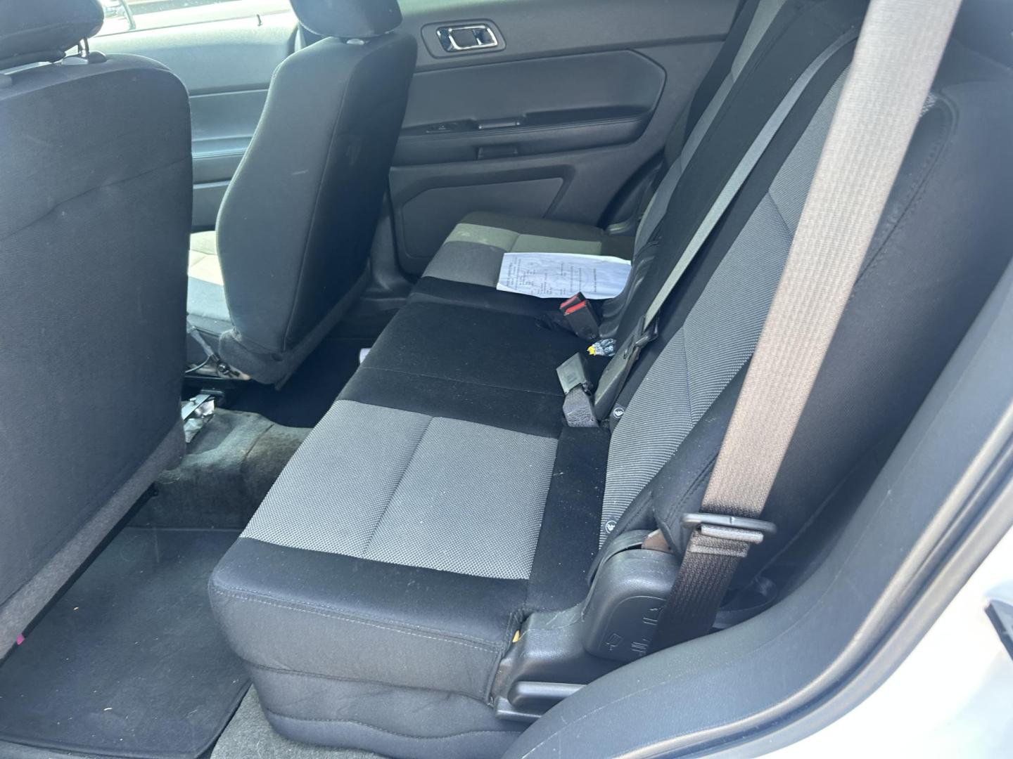 2014 White Ford Explorer Police 4WD (1FM5K8AR5EG) with an 3.7L V6 DOHC 24V engine, 6-Speed Automatic transmission, located at 1687 Business 35 S, New Braunfels, TX, 78130, (830) 625-7159, 29.655487, -98.051491 - Photo#8
