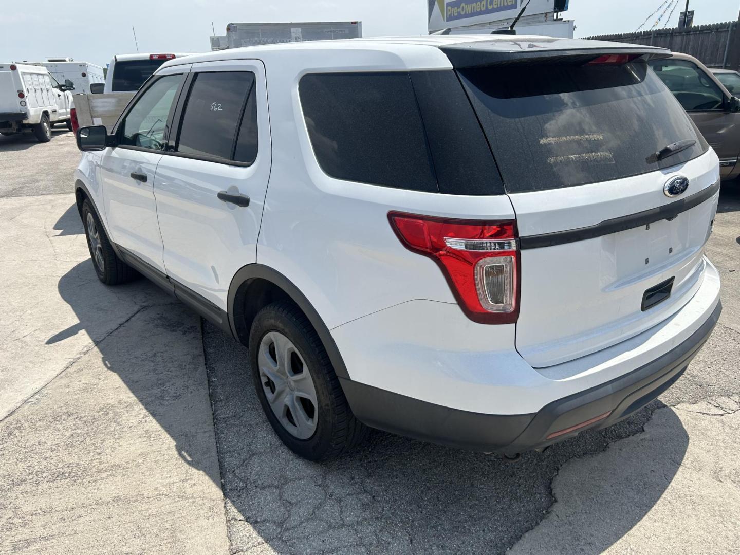 2014 White Ford Explorer Police 4WD (1FM5K8AR5EG) with an 3.7L V6 DOHC 24V engine, 6-Speed Automatic transmission, located at 1687 Business 35 S, New Braunfels, TX, 78130, (830) 625-7159, 29.655487, -98.051491 - Photo#9