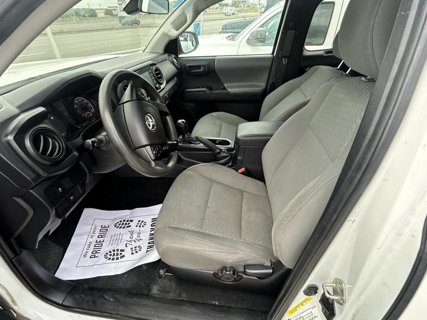 2020 White Toyota Tacoma SR5 Access Cab I4 6AT 2WD (3TYRX5GN6LT) with an 2.7L L4 DOHC 16V engine, 6A transmission, located at 1687 Business 35 S, New Braunfels, TX, 78130, (830) 625-7159, 29.655487, -98.051491 - Photo#7