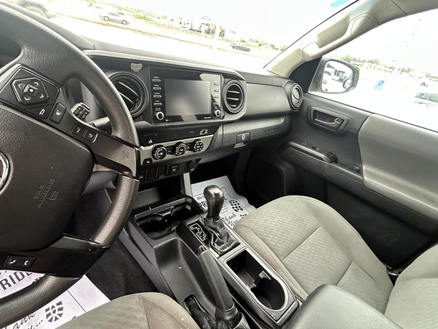 2020 White Toyota Tacoma SR5 Access Cab I4 6AT 2WD (3TYRX5GN6LT) with an 2.7L L4 DOHC 16V engine, 6A transmission, located at 1687 Business 35 S, New Braunfels, TX, 78130, (830) 625-7159, 29.655487, -98.051491 - Photo#9