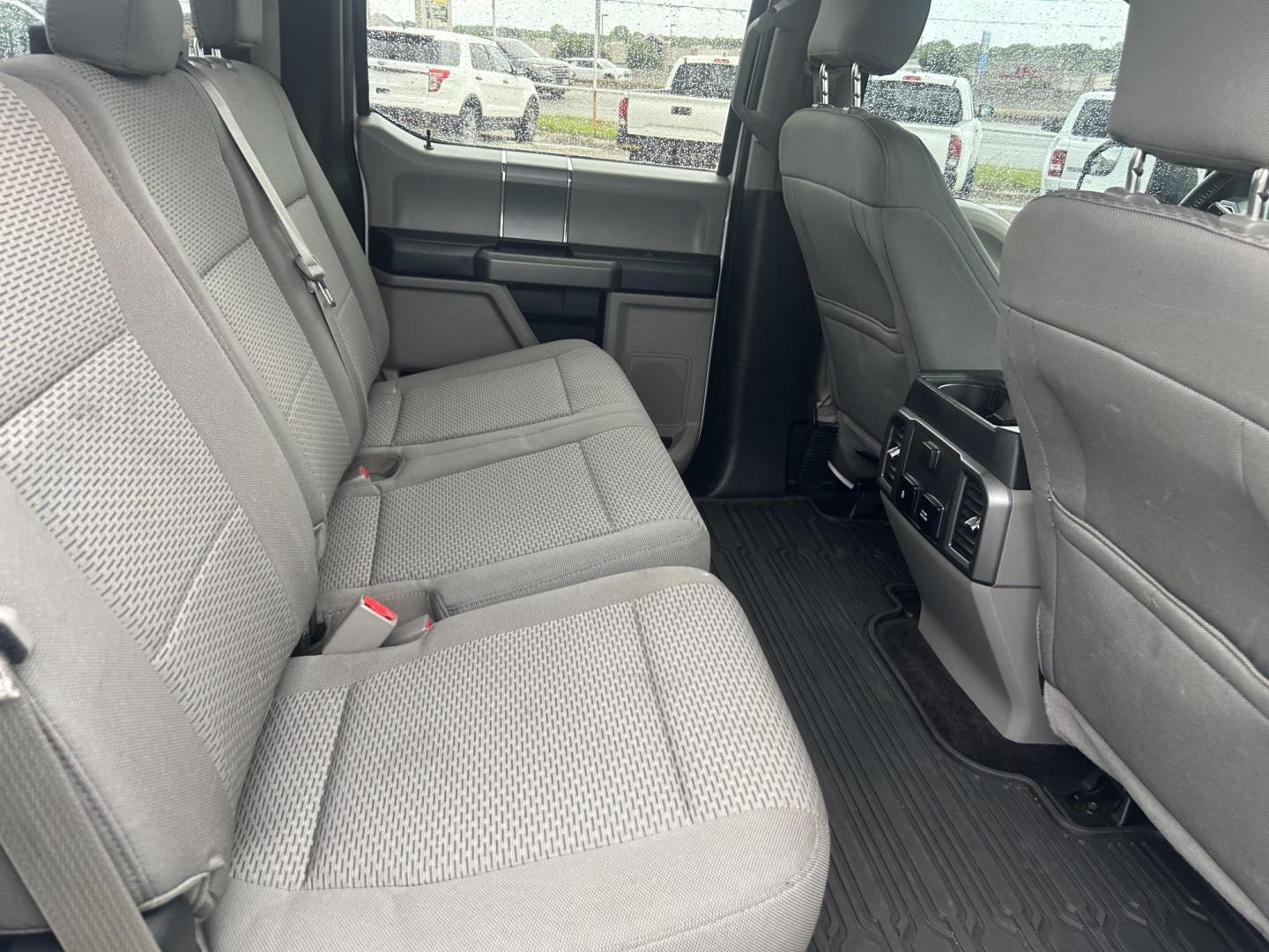 2017 White Ford F-150 XL SuperCrew 6.5-ft. Bed 4WD (1FTFW1EFXHF) with an 5.0L V8 engine, 6A transmission, located at 1687 Business 35 S, New Braunfels, TX, 78130, (830) 625-7159, 29.655487, -98.051491 - Photo#7