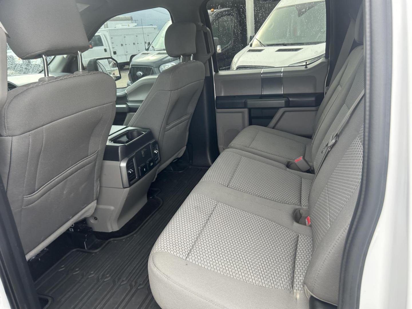 2017 White Ford F-150 XL SuperCrew 6.5-ft. Bed 4WD (1FTFW1EFXHF) with an 5.0L V8 engine, 6A transmission, located at 1687 Business 35 S, New Braunfels, TX, 78130, (830) 625-7159, 29.655487, -98.051491 - Photo#8