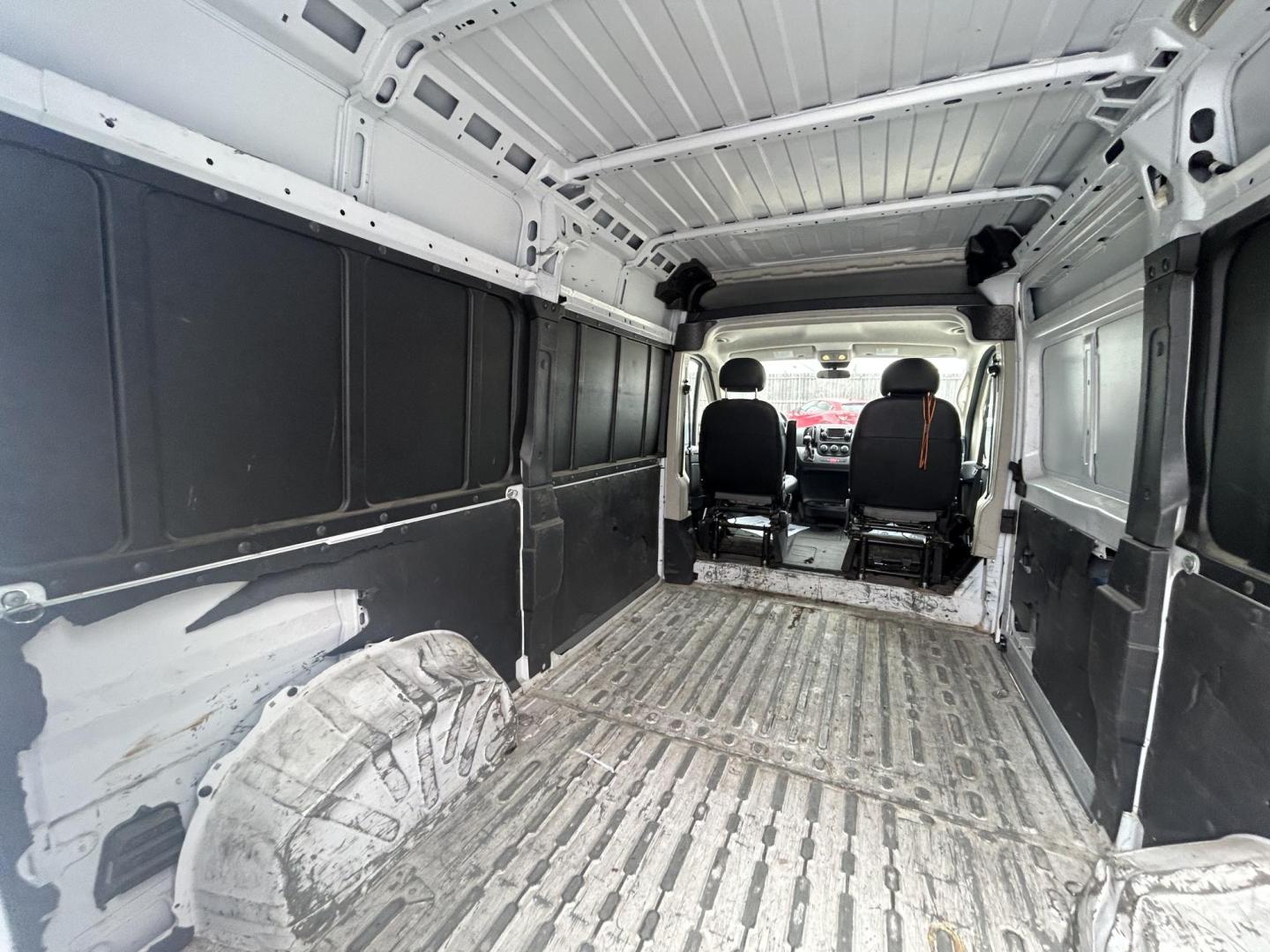 2020 White RAM Promaster 2500 High Roof Tradesman 136-in. WB (3C6TRVCG9LE) with an 3.6L V6 engine, 6A transmission, located at 1687 Business 35 S, New Braunfels, TX, 78130, (830) 625-7159, 29.655487, -98.051491 - Photo#9