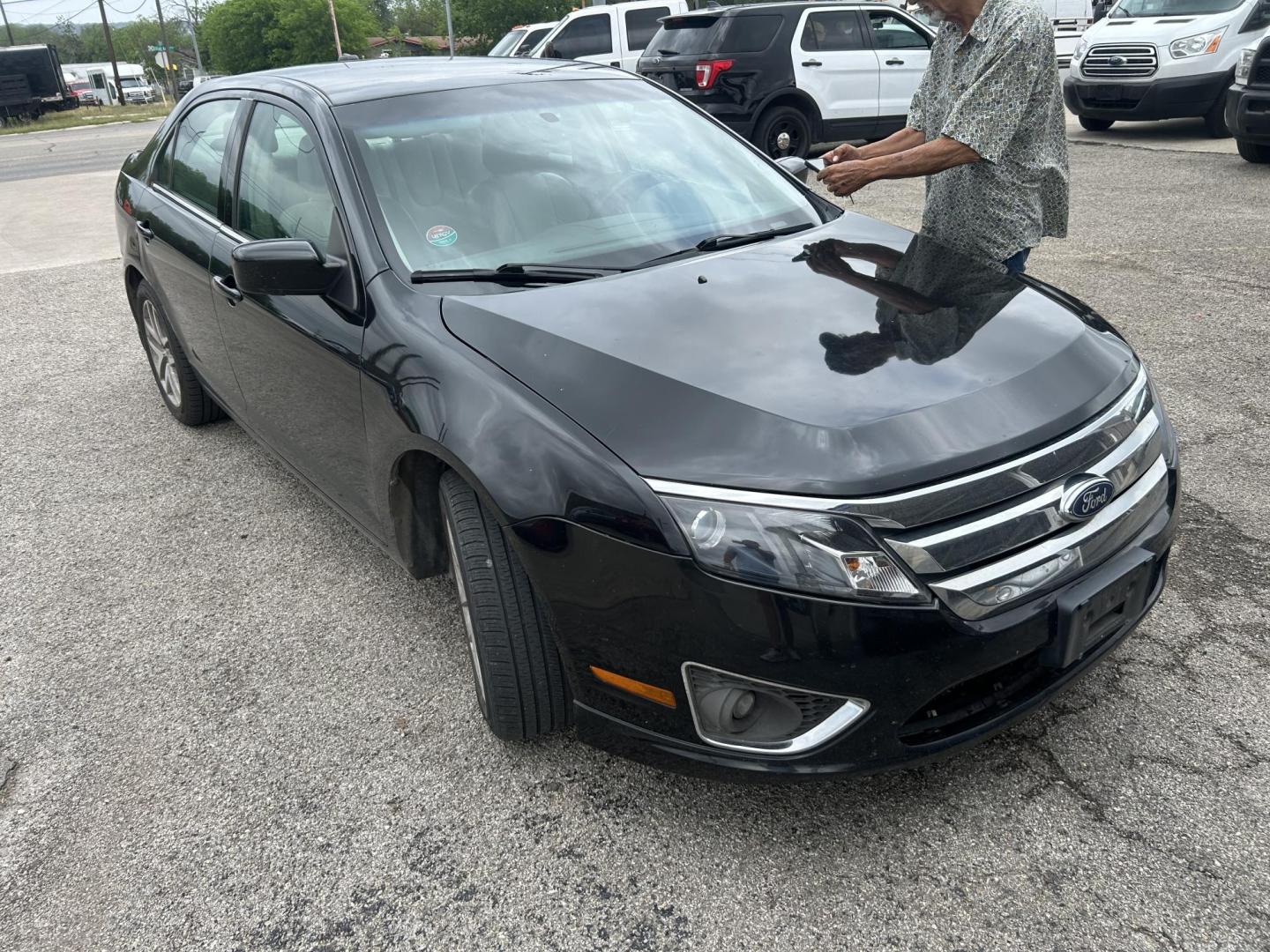 2012 Ford Fusion SEL (3FAHP0JG5CR) with an 3.0L V6 DOHC 24V engine, located at 1687 Business 35 S, New Braunfels, TX, 78130, (830) 625-7159, 29.655487, -98.051491 - Photo#1