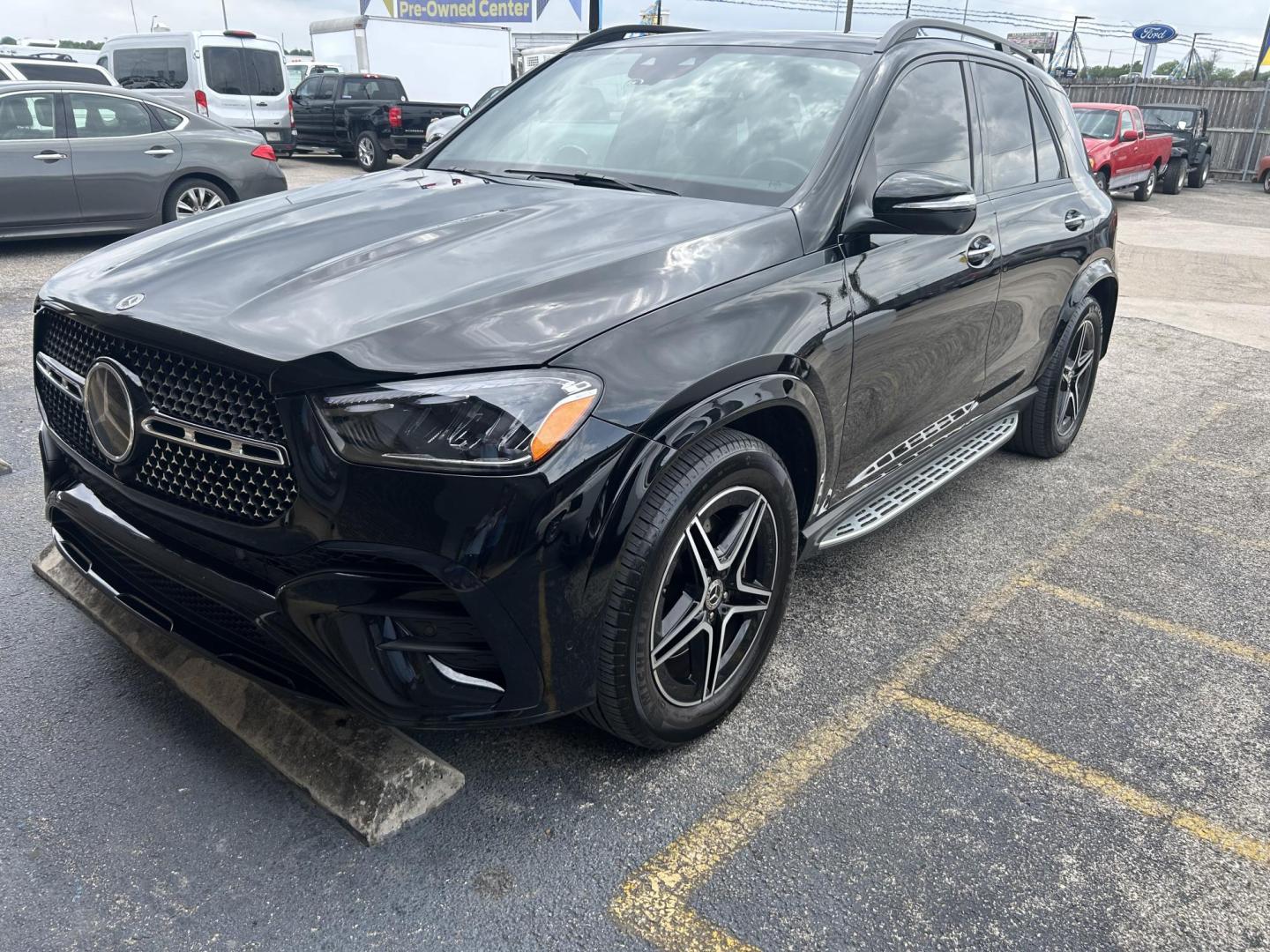 2024 Black Mercedes-Benz GLE-Class GLE350 4MATIC (4JGFB4FB2RB) with an 2.0L L4 DOHC 16V engine, 9A transmission, located at 1687 Business 35 S, New Braunfels, TX, 78130, (830) 625-7159, 29.655487, -98.051491 - Photo#0