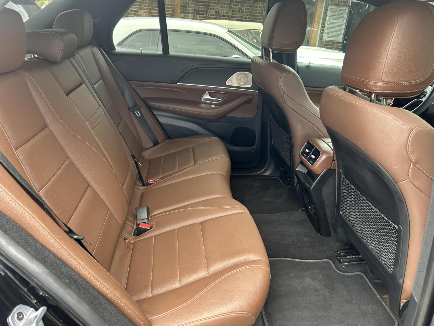 2024 Black Mercedes-Benz GLE-Class GLE350 4MATIC (4JGFB4FB2RB) with an 2.0L L4 DOHC 16V engine, 9A transmission, located at 1687 Business 35 S, New Braunfels, TX, 78130, (830) 625-7159, 29.655487, -98.051491 - Photo#7