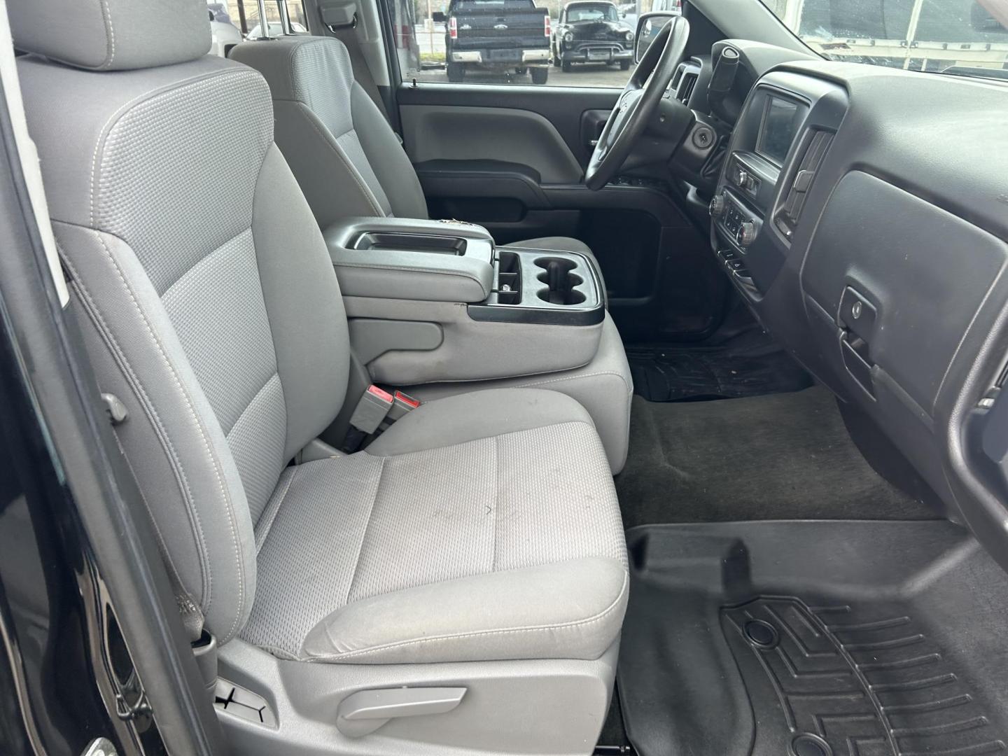 2016 Black Chevrolet Silverado 1500 Work Truck Double Cab 2WD (1GCRCPEC1GZ) with an 5.3L V8 OHV 16V engine, 6A transmission, located at 1687 Business 35 S, New Braunfels, TX, 78130, (830) 625-7159, 29.655487, -98.051491 - Photo#6