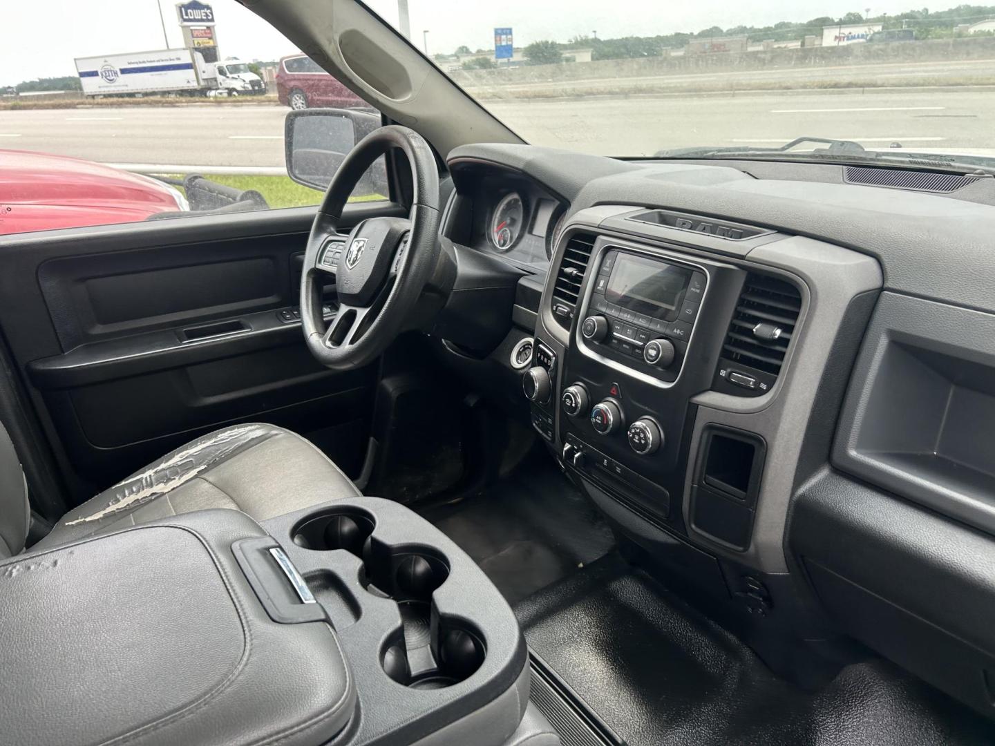 2018 White RAM 1500 Tradesman Crew Cab SWB 4WD (1C6RR7KG4JS) with an 3.6L V6 DOHC 24V FFV engine, 8A transmission, located at 1687 Business 35 S, New Braunfels, TX, 78130, (830) 625-7159, 29.655487, -98.051491 - Photo#3