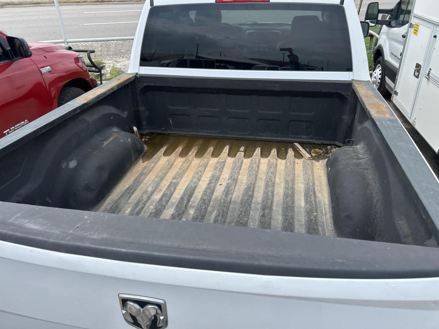 2018 White RAM 1500 Tradesman Crew Cab SWB 4WD (1C6RR7KG4JS) with an 3.6L V6 DOHC 24V FFV engine, 8A transmission, located at 1687 Business 35 S, New Braunfels, TX, 78130, (830) 625-7159, 29.655487, -98.051491 - Photo#7