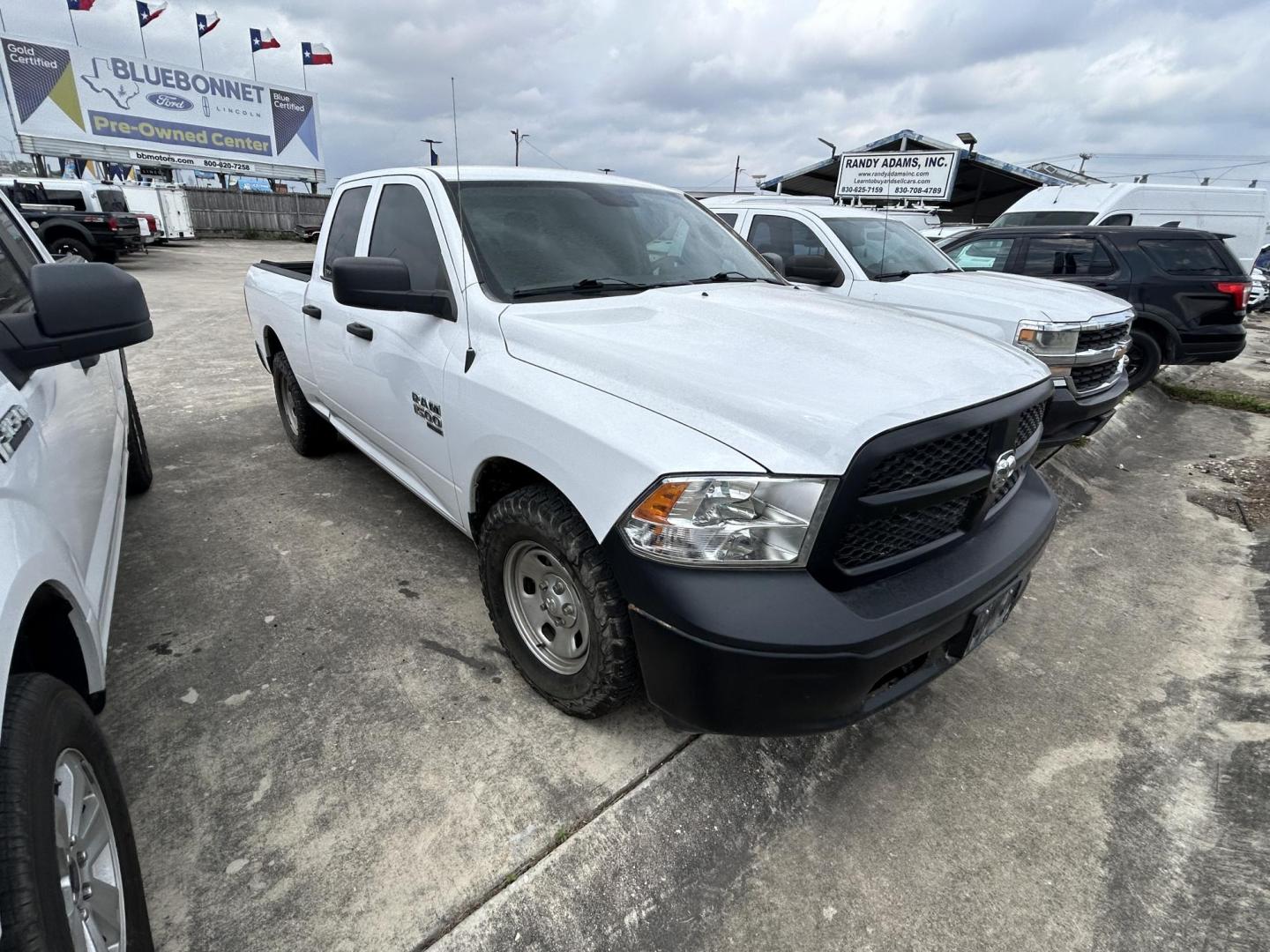 2022 White RAM 1500 Classic Tradesman Quad Cab 2WD (1C6RR6FG3NS) with an 3.6L V6 DOHC 24V FFV engine, 8A transmission, located at 1687 Business 35 S, New Braunfels, TX, 78130, (830) 625-7159, 29.655487, -98.051491 - Photo#1
