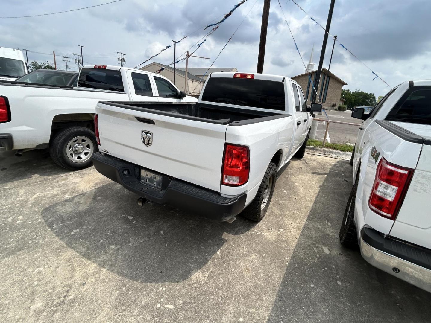 2022 White RAM 1500 Classic Tradesman Quad Cab 2WD (1C6RR6FG3NS) with an 3.6L V6 DOHC 24V FFV engine, 8A transmission, located at 1687 Business 35 S, New Braunfels, TX, 78130, (830) 625-7159, 29.655487, -98.051491 - Photo#6