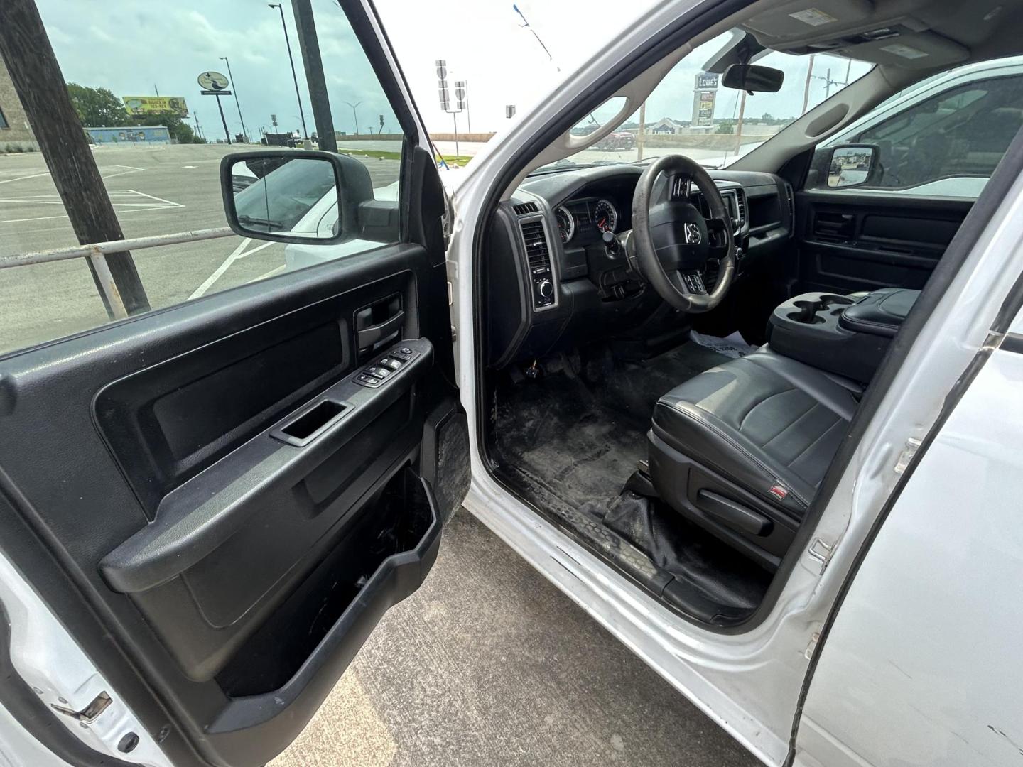 2022 White RAM 1500 Classic Tradesman Quad Cab 2WD (1C6RR6FG3NS) with an 3.6L V6 DOHC 24V FFV engine, 8A transmission, located at 1687 Business 35 S, New Braunfels, TX, 78130, (830) 625-7159, 29.655487, -98.051491 - Photo#10
