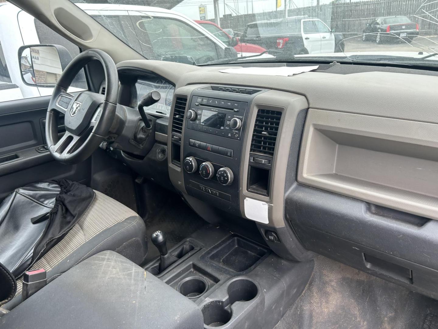 2011 White Dodge Ram 2500 Power Wagon Crew Cab 4WD (3D7UT2CL0BG) with an 6.7L L6 OHV 24V TURBO DIESEL engine, located at 1687 Business 35 S, New Braunfels, TX, 78130, (830) 625-7159, 29.655487, -98.051491 - Photo#3
