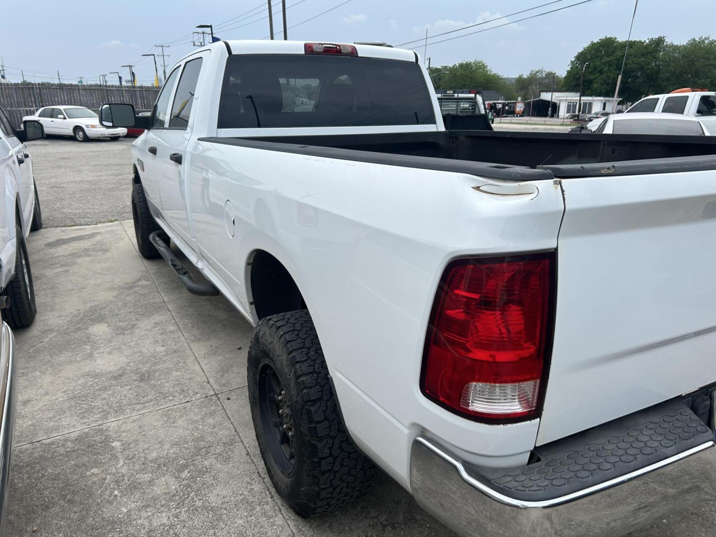2011 White Dodge Ram 2500 Power Wagon Crew Cab 4WD (3D7UT2CL0BG) with an 6.7L L6 OHV 24V TURBO DIESEL engine, located at 1687 Business 35 S, New Braunfels, TX, 78130, (830) 625-7159, 29.655487, -98.051491 - Photo#8