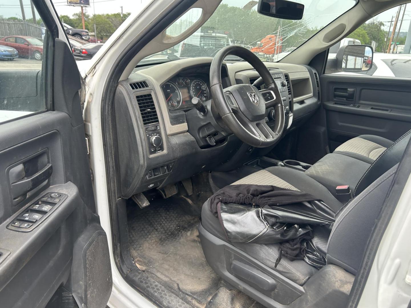 2011 White Dodge Ram 2500 Power Wagon Crew Cab 4WD (3D7UT2CL0BG) with an 6.7L L6 OHV 24V TURBO DIESEL engine, located at 1687 Business 35 S, New Braunfels, TX, 78130, (830) 625-7159, 29.655487, -98.051491 - Photo#10