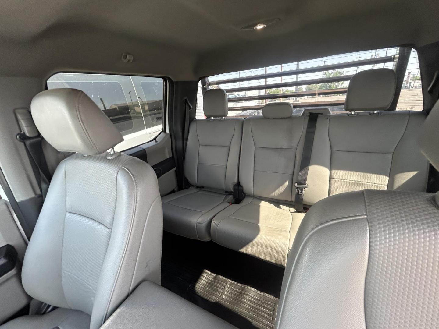 2022 White Ford F-250 SD King Ranch Crew Cab 4WD (1FT8W2BT3NE) with an 6.7L V8 OHV 16V DIESEL engine, 6A transmission, located at 1687 Business 35 S, New Braunfels, TX, 78130, (830) 625-7159, 29.655487, -98.051491 - Photo#6