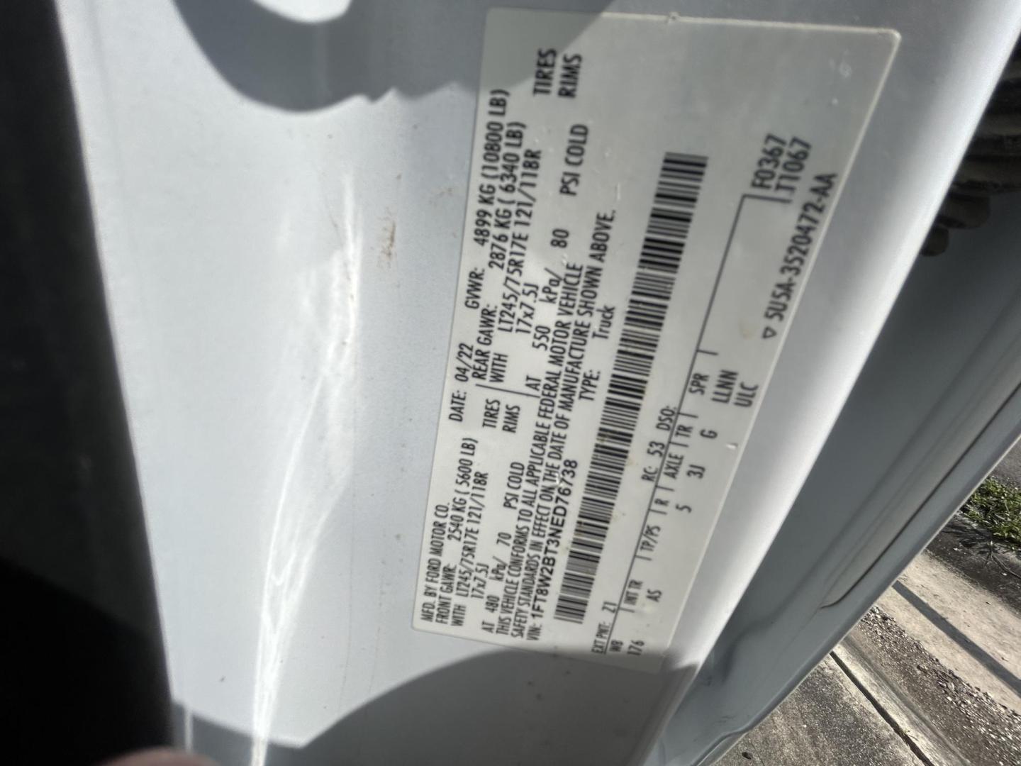 2022 White Ford F-250 SD King Ranch Crew Cab 4WD (1FT8W2BT3NE) with an 6.7L V8 OHV 16V DIESEL engine, 6A transmission, located at 1687 Business 35 S, New Braunfels, TX, 78130, (830) 625-7159, 29.655487, -98.051491 - Photo#9