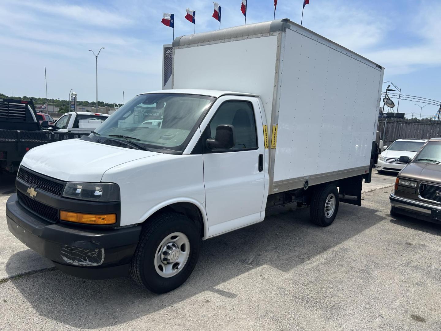 2019 White Chevrolet Express G3500 139" (1GB0GRFP6K1) with an 4.3L V6 F OHV 12V engine, 6A transmission, located at 1687 Business 35 S, New Braunfels, TX, 78130, (830) 625-7159, 29.655487, -98.051491 - Photo#0