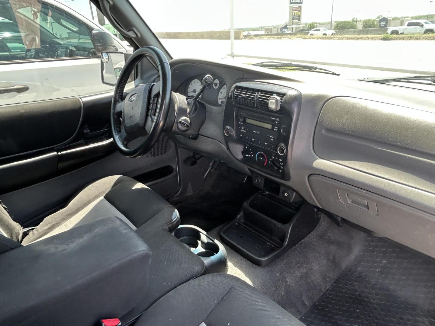 2011 White Ford Ranger Sport SuperCab 2WD (1FTKR1EE5BP) with an 4.0L V6 SOHC 12V engine, located at 1687 Business 35 S, New Braunfels, TX, 78130, (830) 625-7159, 29.655487, -98.051491 - Photo#3
