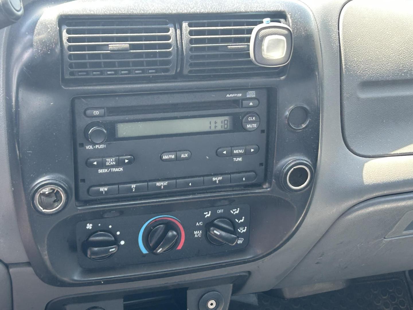2011 White Ford Ranger Sport SuperCab 2WD (1FTKR1EE5BP) with an 4.0L V6 SOHC 12V engine, located at 1687 Business 35 S, New Braunfels, TX, 78130, (830) 625-7159, 29.655487, -98.051491 - Photo#9