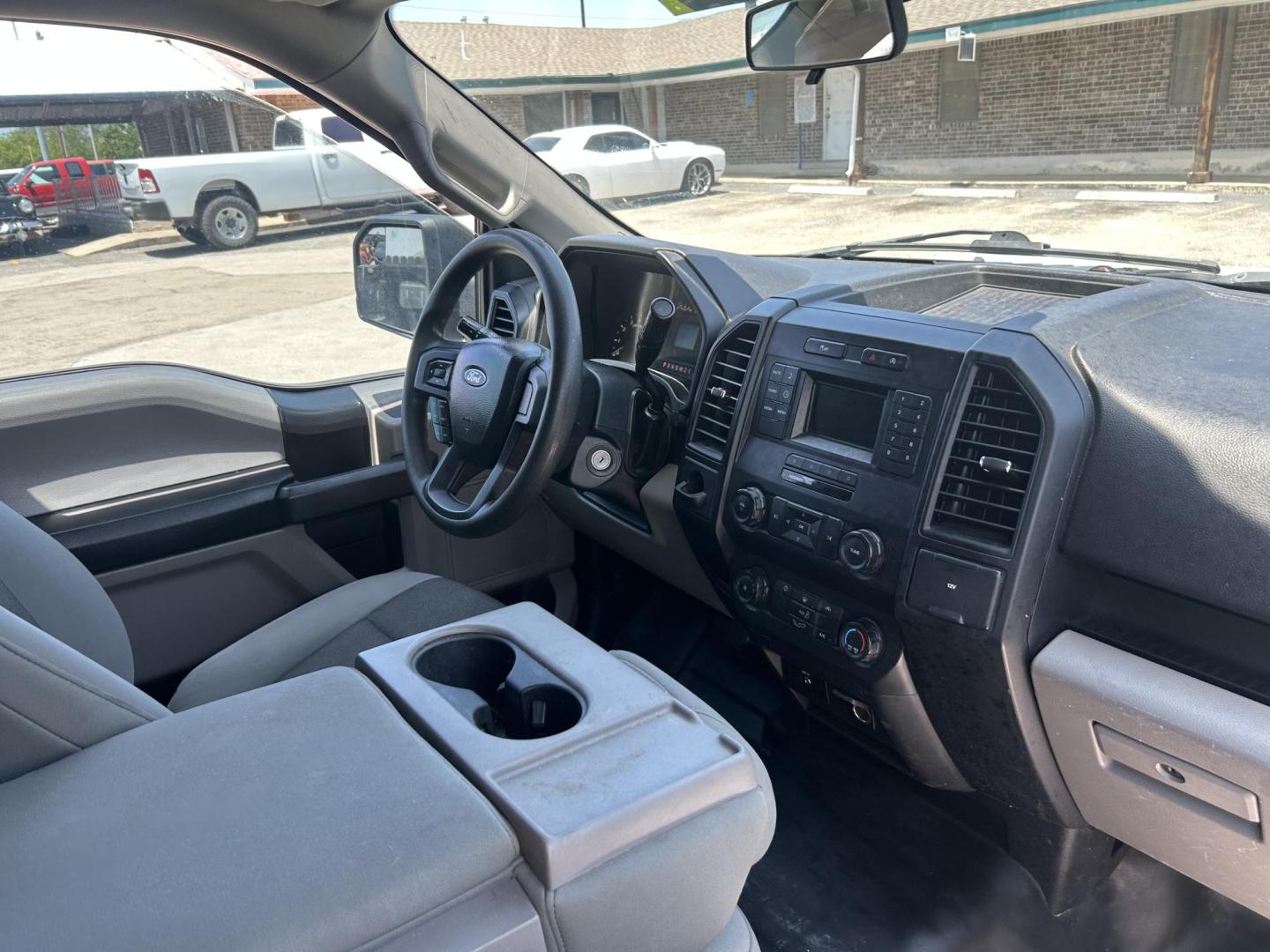 2018 White Ford F-150 XL 8-ft. Bed 2WD (1FTMF1CB9JK) with an 3.3L V6 DOHC 24V engine, 6A transmission, located at 1687 Business 35 S, New Braunfels, TX, 78130, (830) 625-7159, 29.655487, -98.051491 - Photo#3