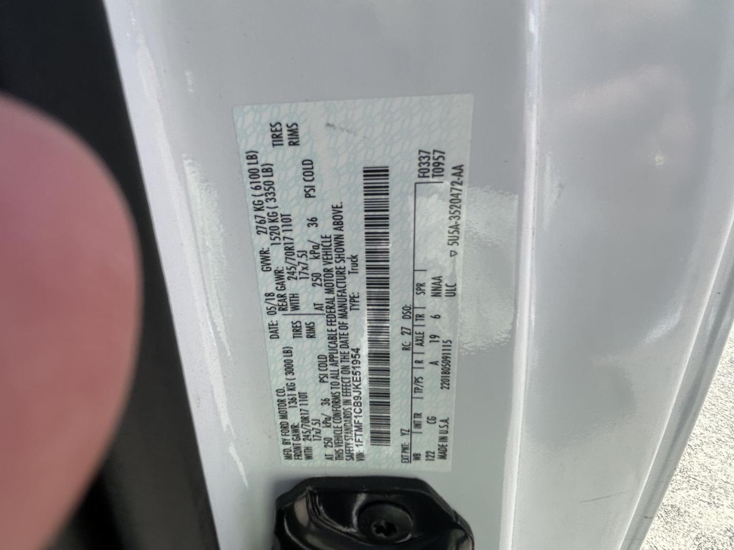 2018 White Ford F-150 XL 8-ft. Bed 2WD (1FTMF1CB9JK) with an 3.3L V6 DOHC 24V engine, 6A transmission, located at 1687 Business 35 S, New Braunfels, TX, 78130, (830) 625-7159, 29.655487, -98.051491 - Photo#8