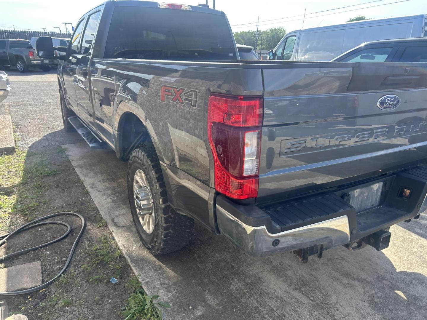 2022 Gray Ford F-250 SD King Ranch Crew Cab 4WD (1FT8W2BTXNE) with an 6.7L V8 OHV 16V DIESEL engine, 6A transmission, located at 1687 Business 35 S, New Braunfels, TX, 78130, (830) 625-7159, 29.655487, -98.051491 - Photo#1