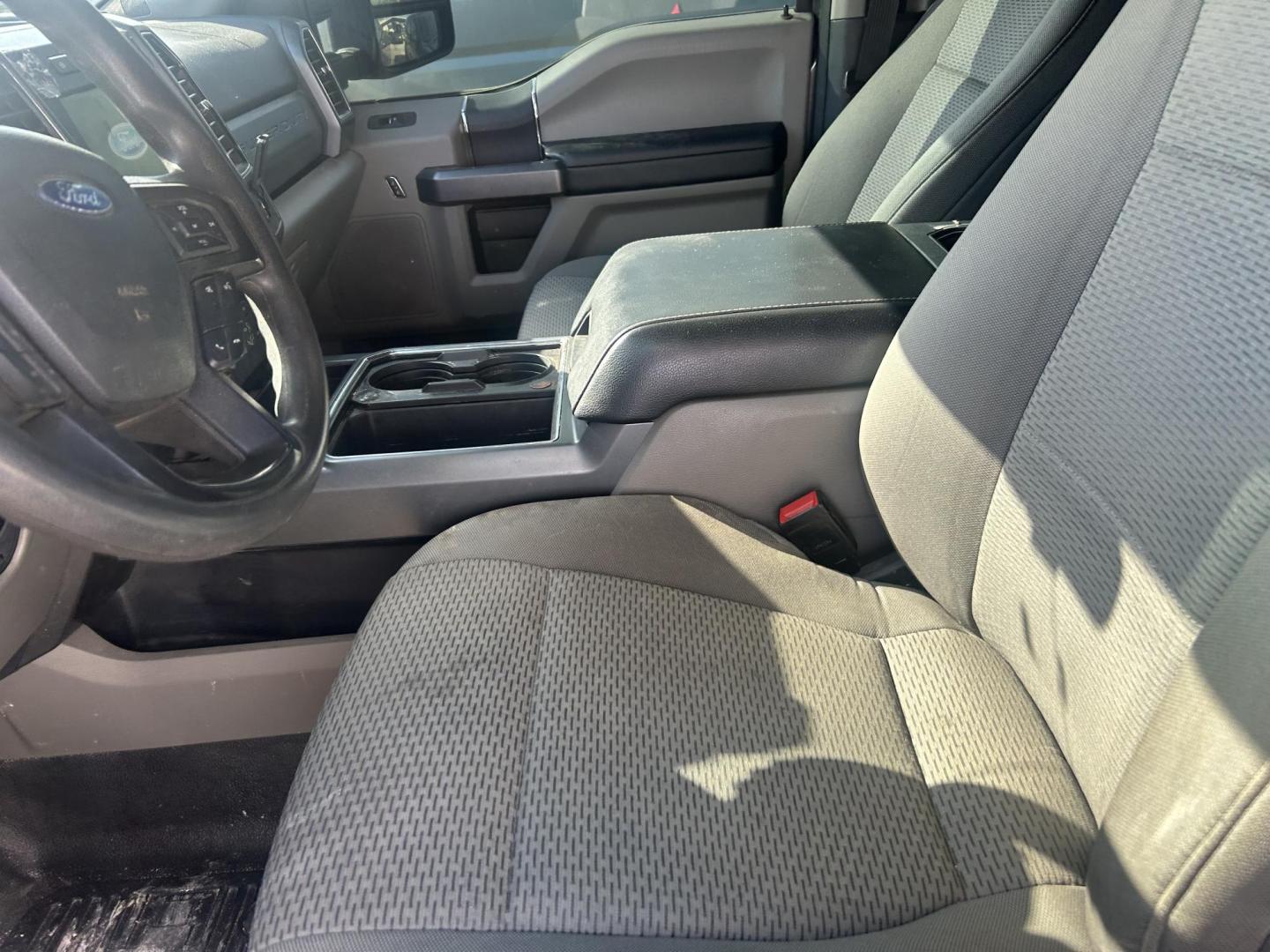 2022 Gray Ford F-250 SD King Ranch Crew Cab 4WD (1FT8W2BTXNE) with an 6.7L V8 OHV 16V DIESEL engine, 6A transmission, located at 1687 Business 35 S, New Braunfels, TX, 78130, (830) 625-7159, 29.655487, -98.051491 - Photo#5