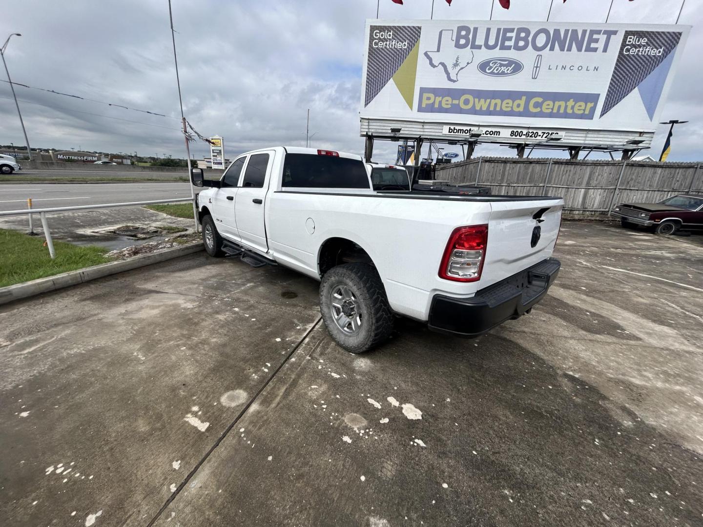 2020 White RAM 2500 Tradesman Crew Cab LWB 4WD (3C6UR5HL0LG) with an 6.7L L6 OHV 24V TURBO DIESEL engine, 6A transmission, located at 1687 Business 35 S, New Braunfels, TX, 78130, (830) 625-7159, 29.655487, -98.051491 - Photo#8