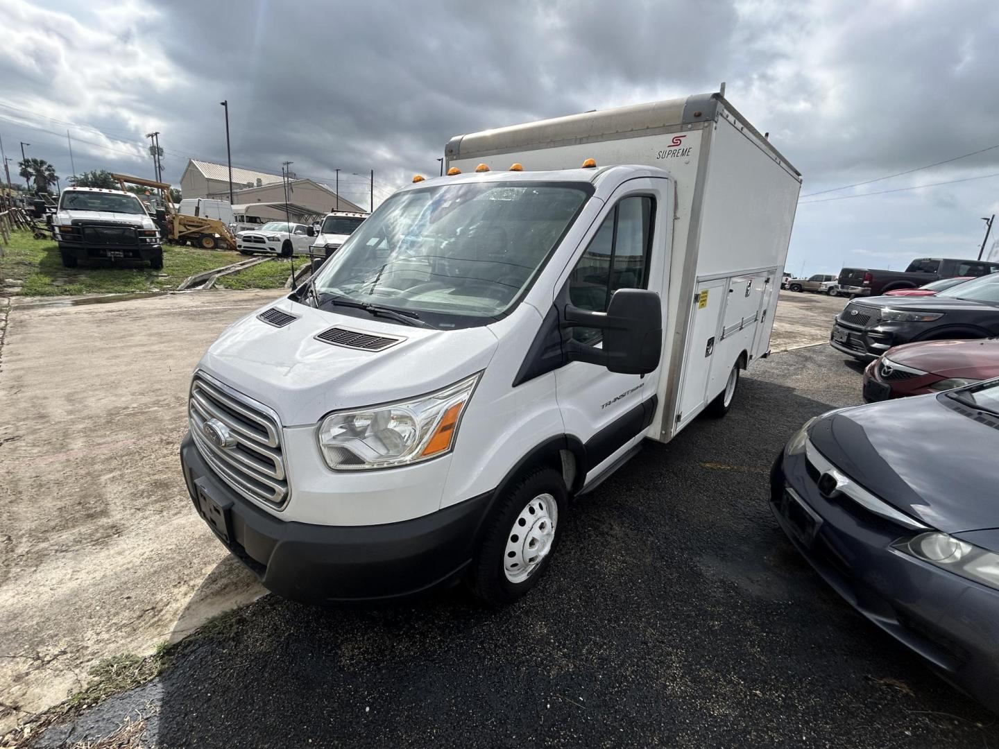 2019 White Ford Transit T-350 HD DRW (1FDBF6PMXKK) with an 3.7L V6 DOHC 24V engine, located at 1687 Business 35 S, New Braunfels, TX, 78130, (830) 625-7159, 29.655487, -98.051491 - Photo#0