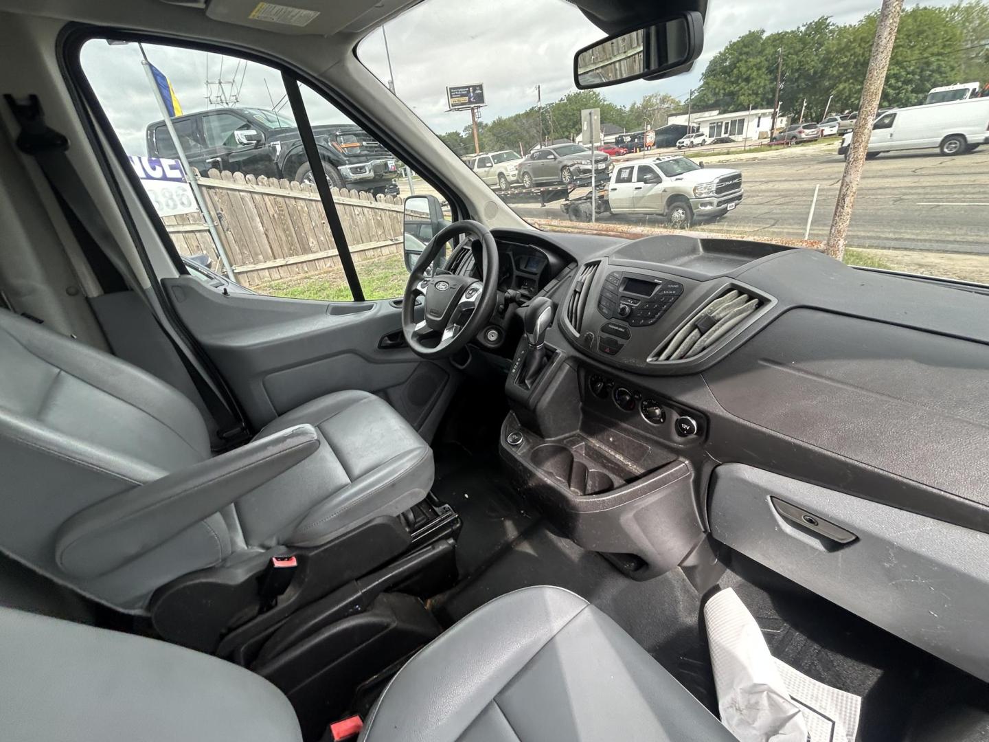 2019 White Ford Transit T-350 HD DRW (1FDBF6PMXKK) with an 3.7L V6 DOHC 24V engine, located at 1687 Business 35 S, New Braunfels, TX, 78130, (830) 625-7159, 29.655487, -98.051491 - Photo#3