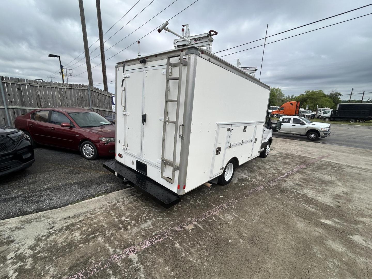 2019 White Ford Transit T-350 HD DRW (1FDBF6PMXKK) with an 3.7L V6 DOHC 24V engine, located at 1687 Business 35 S, New Braunfels, TX, 78130, (830) 625-7159, 29.655487, -98.051491 - Photo#4