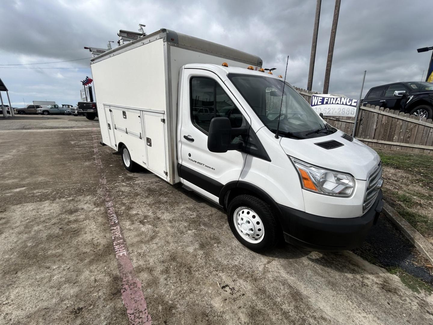 2019 White Ford Transit T-350 HD DRW (1FDBF6PMXKK) with an 3.7L V6 DOHC 24V engine, located at 1687 Business 35 S, New Braunfels, TX, 78130, (830) 625-7159, 29.655487, -98.051491 - Photo#1