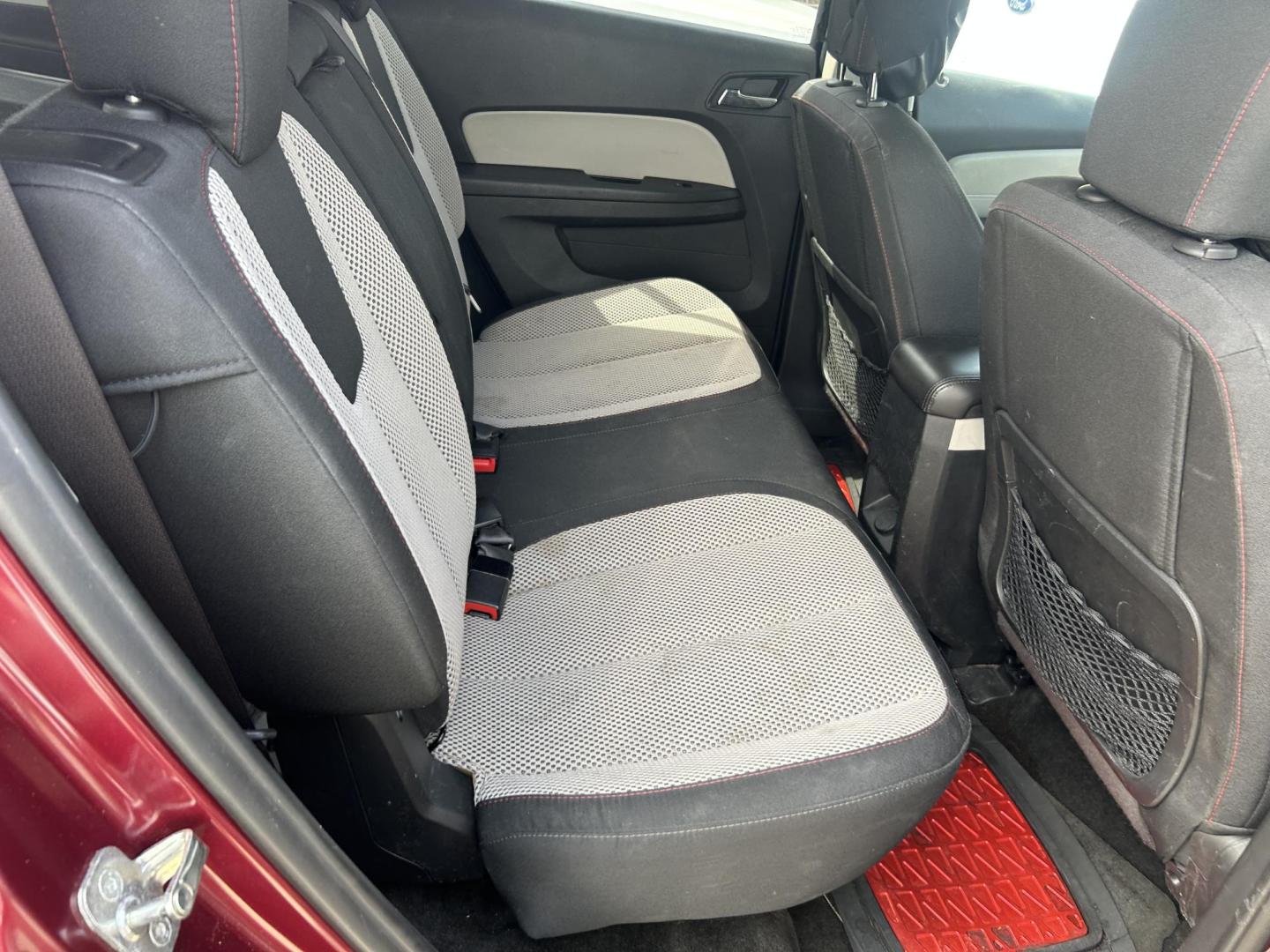 2017 Red GMC Terrain SLE1 FWD (2GKALMEK4H6) with an 2.4L L4 DOHC 16V engine, 6A transmission, located at 1687 Business 35 S, New Braunfels, TX, 78130, (830) 625-7159, 29.655487, -98.051491 - Photo#4
