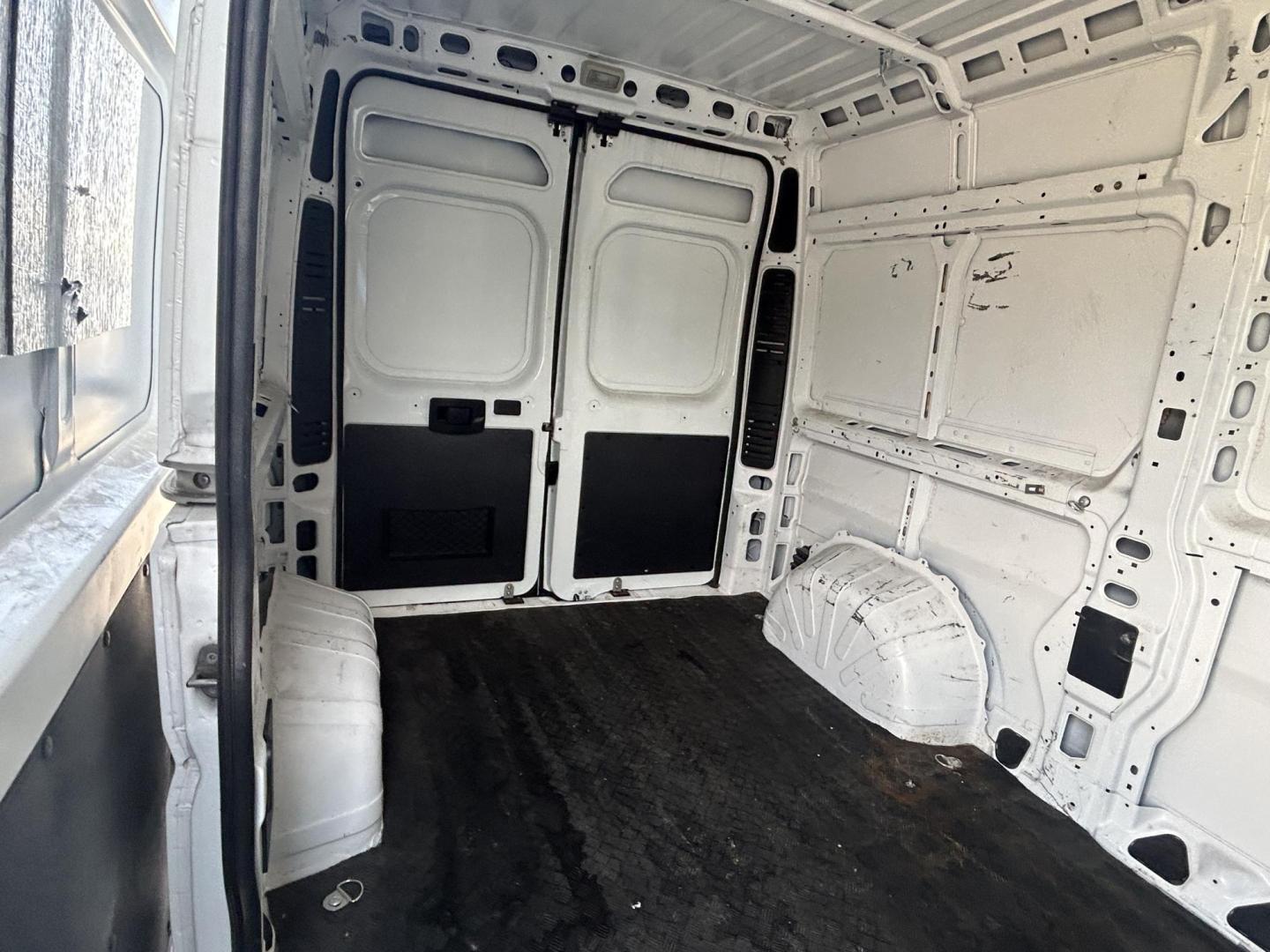 2021 White RAM Promaster 1500 High Roof 136-in. WB (3C6LRVBG0ME) with an 3.6L V6 engine, 6A transmission, located at 1687 Business 35 S, New Braunfels, TX, 78130, (830) 625-7159, 29.655487, -98.051491 - Photo#6