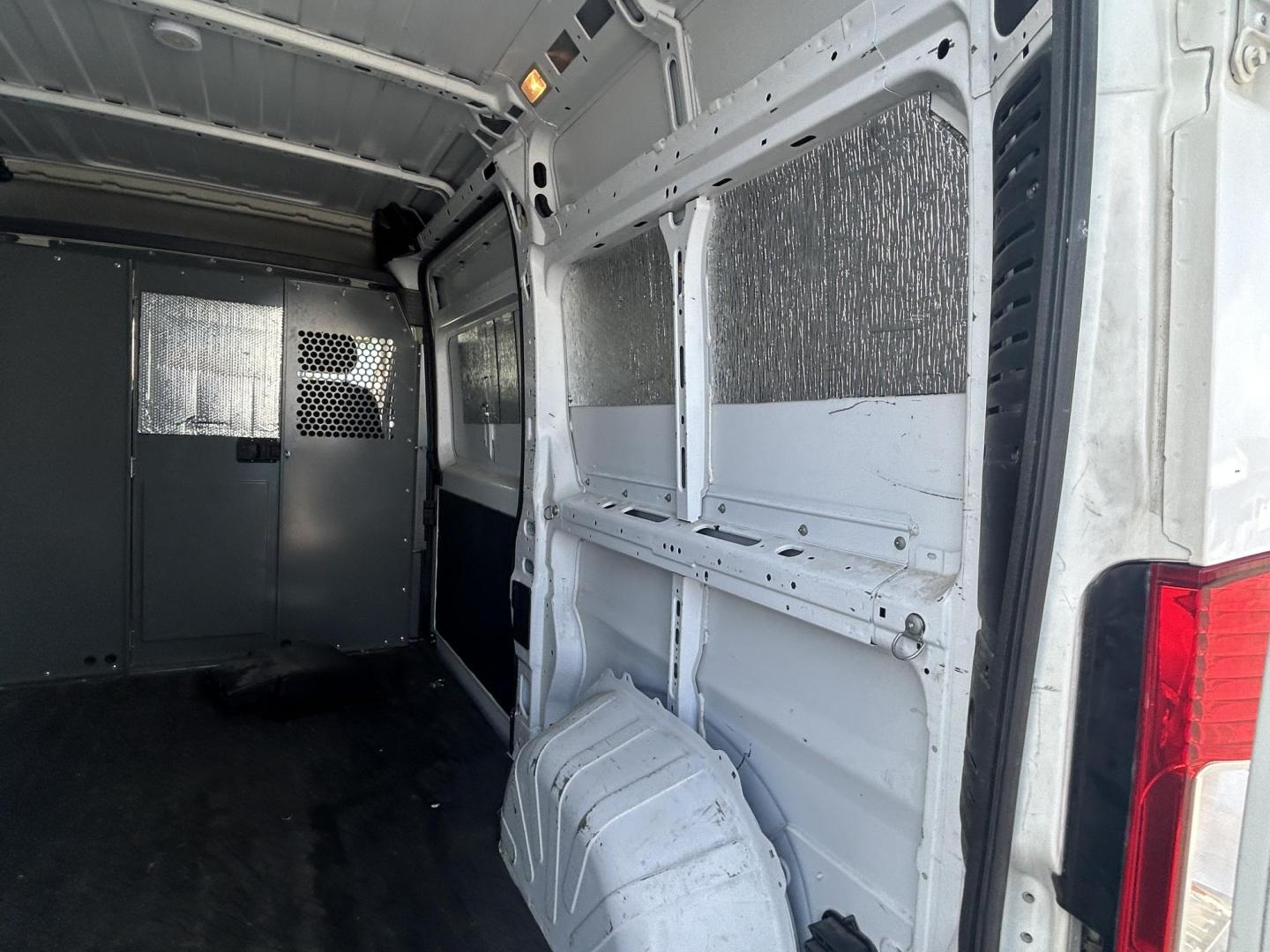 2021 White RAM Promaster 1500 High Roof 136-in. WB (3C6LRVBG0ME) with an 3.6L V6 engine, 6A transmission, located at 1687 Business 35 S, New Braunfels, TX, 78130, (830) 625-7159, 29.655487, -98.051491 - Photo#8